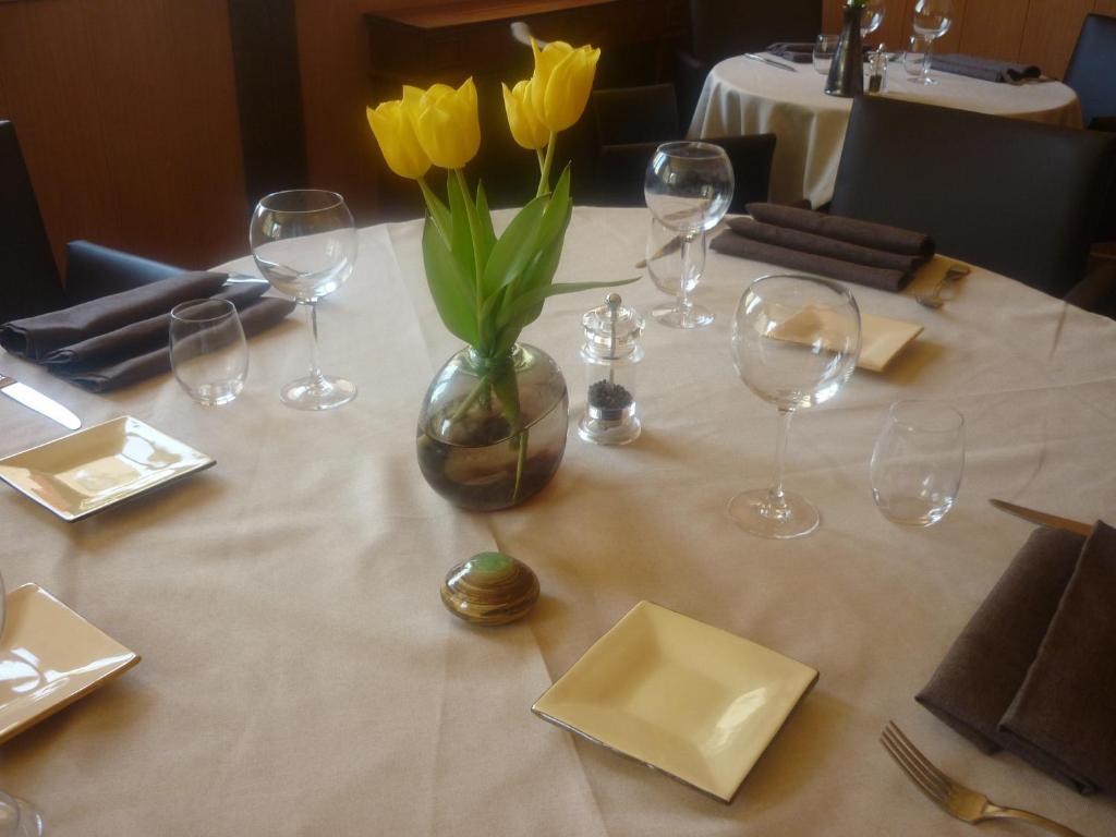 Logis Hotel Le Relais Du Serre Dieulefit Εξωτερικό φωτογραφία